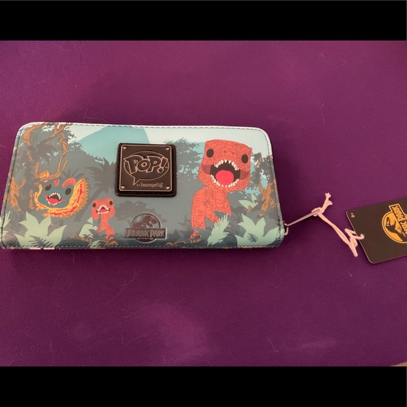 Jurassic Park Loungefly Backpack & Wallet Set - Picture 11 of 14